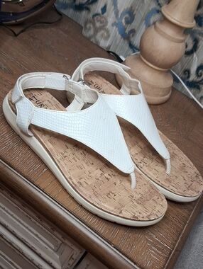 Naturalizer White Cork-Style Thong Sandals